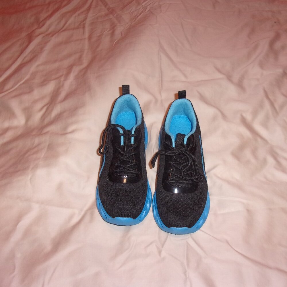 Tennis Shoes